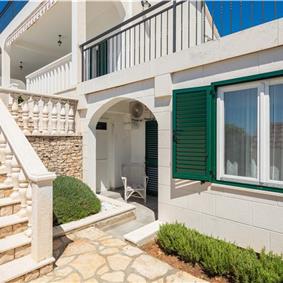 4 Bedroom Villa with Pool near Milna, Brac Island Sleeps 8 